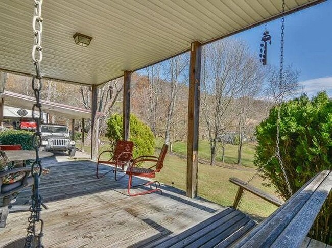 Building Photo - 492 Olinger Dr