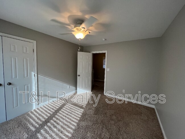 Building Photo - 2029 Ruckle St