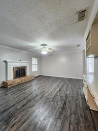 Building Photo - 420 Top Hill Dr