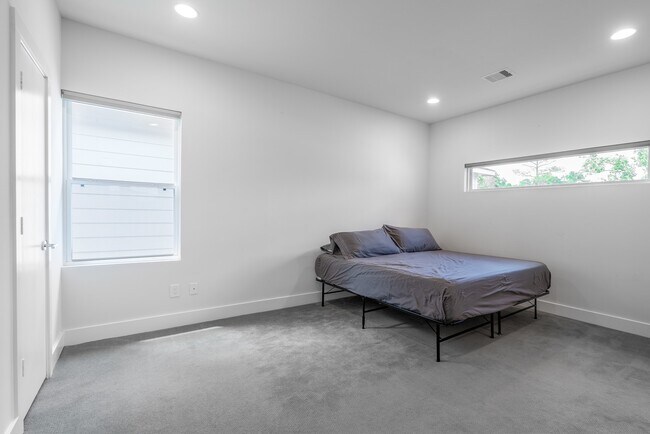 Building Photo - 2214 Cortijo Pl