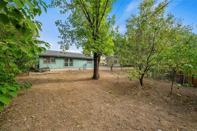 Building Photo - 2523 E Stassney Ln
