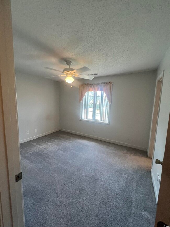 Building Photo - 595 Willow Green Dr