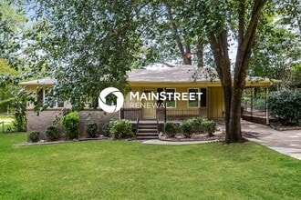 Building Photo - 3 Bedroom Pet-Friendly Home in Birmingham, AL with Main Street Renewal