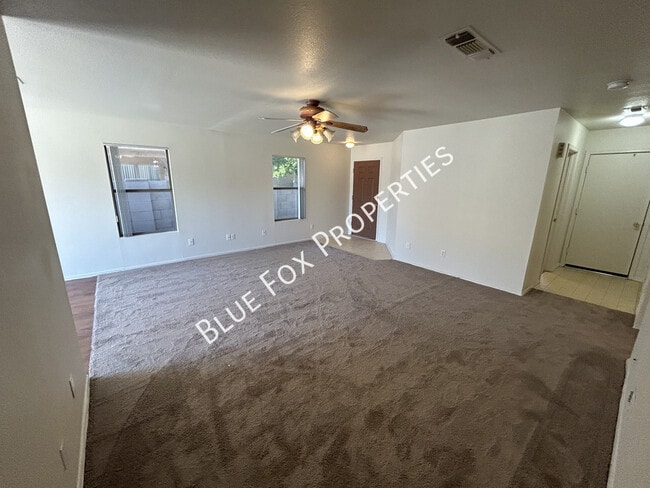 Building Photo - 2021 W Menzel Dr