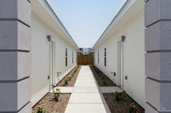 Building Photo - 5202 N Crown Pt