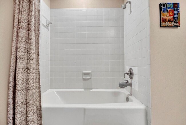 Building Photo - 5915 Smoke Glass Trail