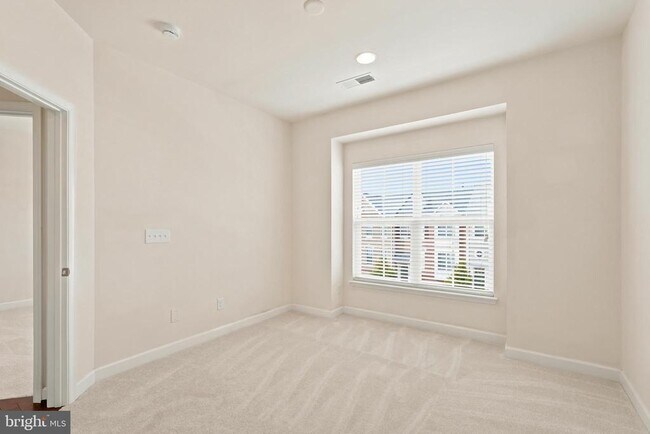 Building Photo - 42615 Beckett Terrace