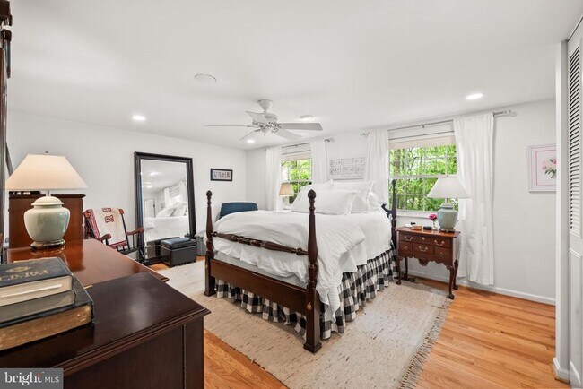 Building Photo - 10906 Carters Oak Way