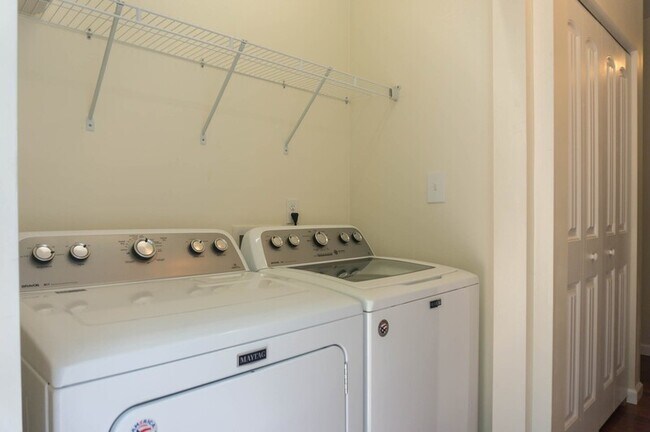 Building Photo - 56 Alabama Ave