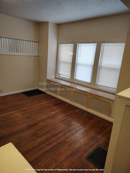 Building Photo - 4054 North Park Avenue