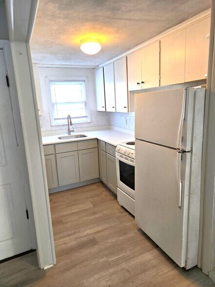 Building Photo - 150 Sisson St