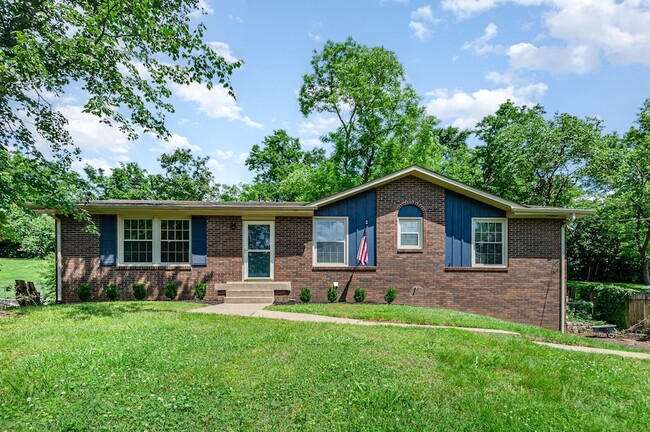 Primary Photo - 138 Lakeside Park Dr