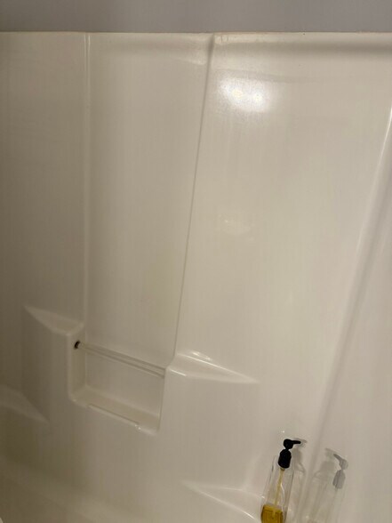 Building Photo - 1624 N Cherry St