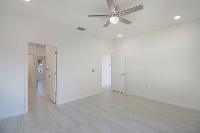 Building Photo - 435 Cierra Oaks Cir