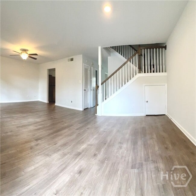 Building Photo - 455 Mall Blvd