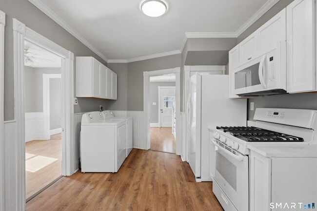 Building Photo - 43 Dunham St