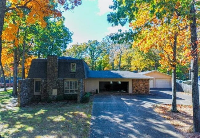 Building Photo - 3 Bed / 4.5 Bath - 3902 sq. feet!