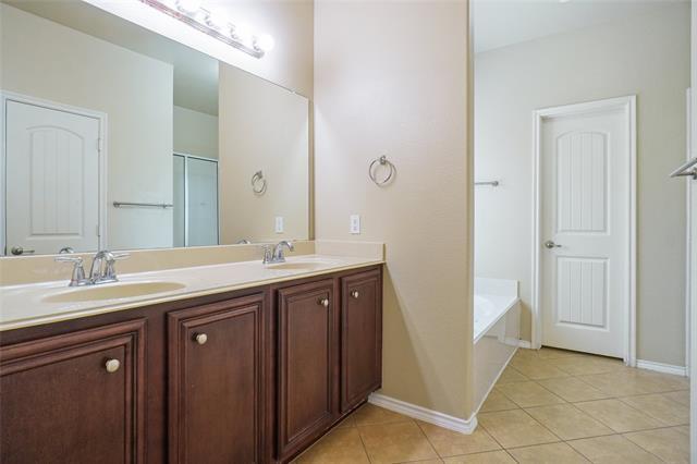 Building Photo - 800 Baltusrol Dr
