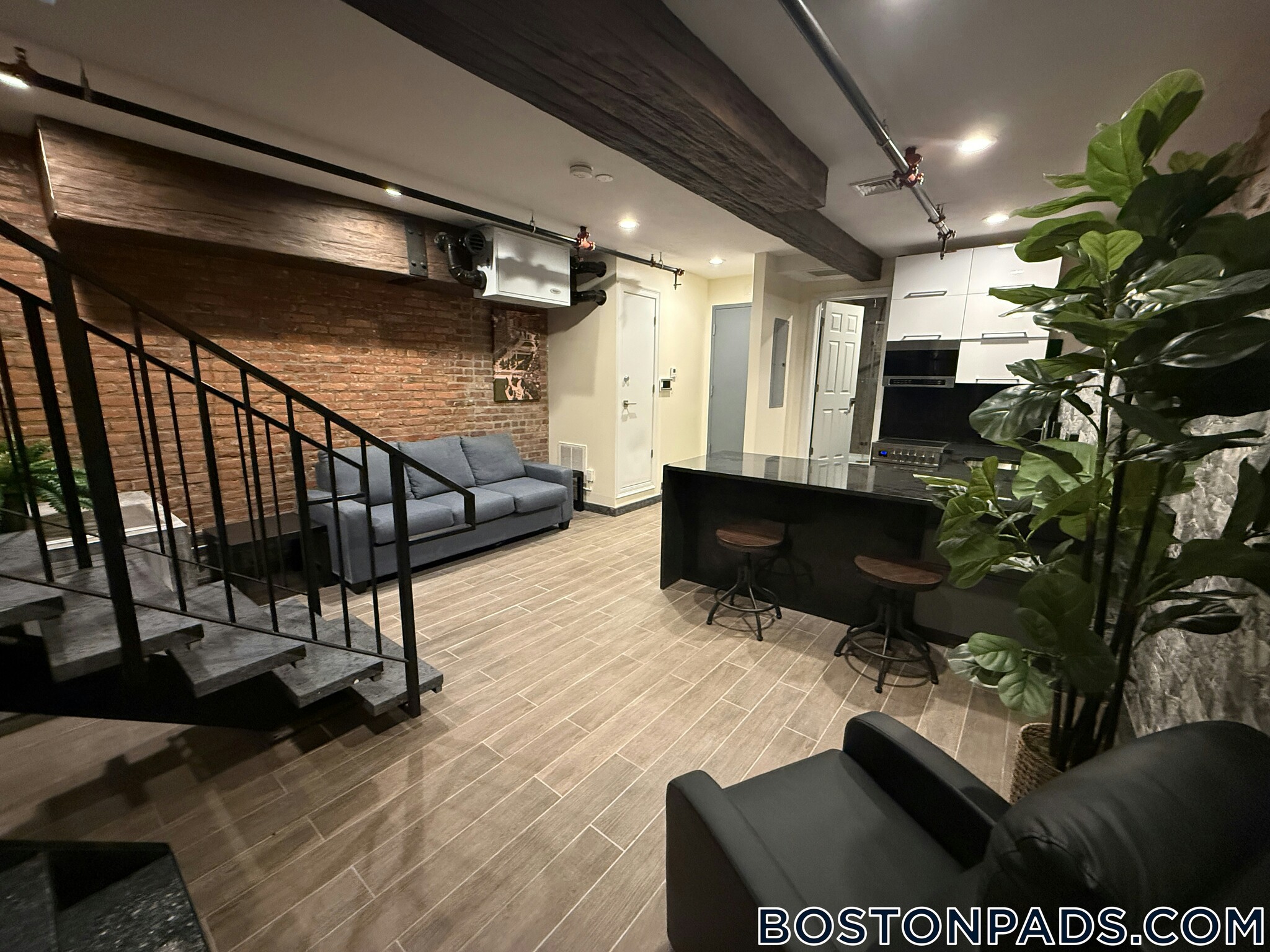 Building Photo - 1028 Commonwealth Ave