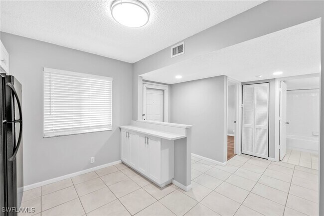 Building Photo - 7791 Esmeralda Way