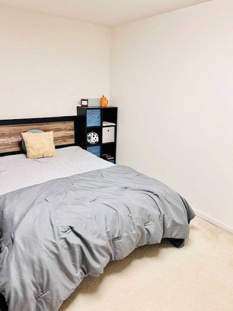 Building Photo - 1919 Cloverdale Way