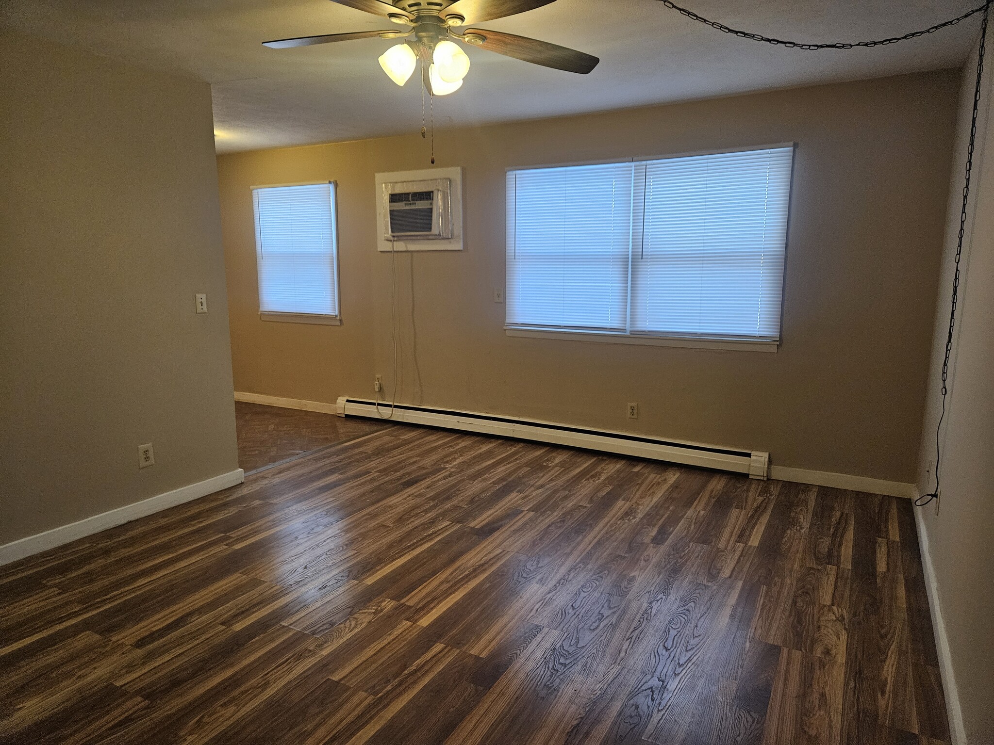 Building Photo - 105 College Park Ct