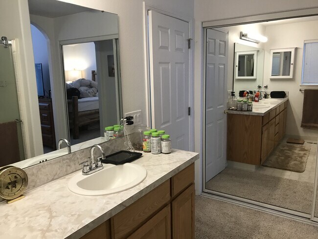 Building Photo - 8419/8421 NE 56th Street