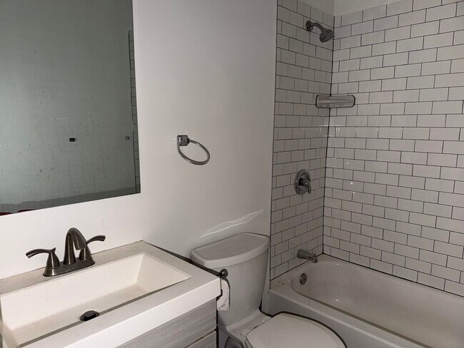 Building Photo - 2709 Bergenline Ave