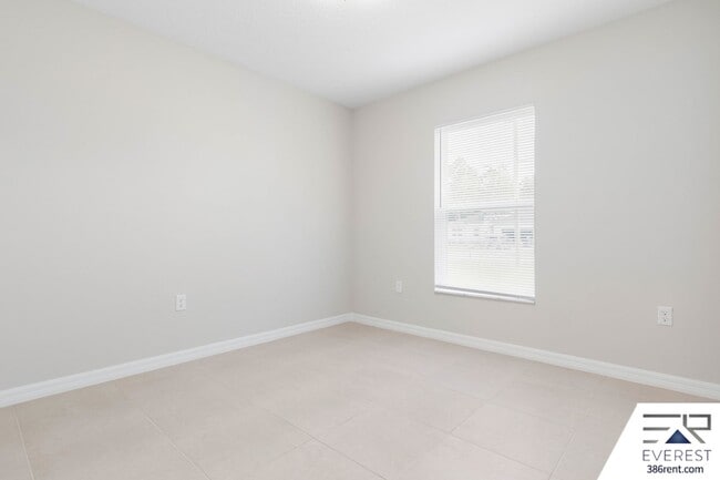 Building Photo - FULLY FENCED, LIKE NEW 3/2/1 TOWNHOUSE ON A CUL DE SAC IN BEAUTIFUL SEMINOLE WOODS