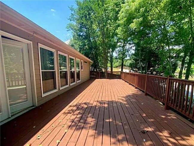 Building Photo - 5022 Anclote Dr