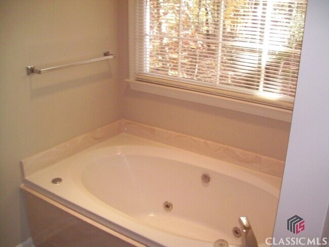 Building Photo - 170 Woodhaven Ridge