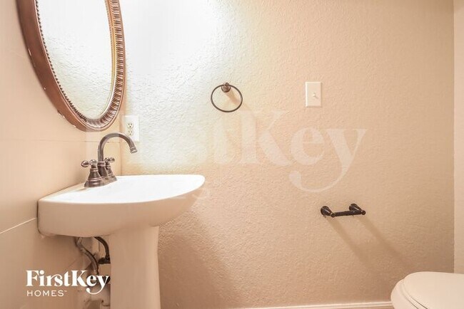 Building Photo - 3527 Bayou Forest Dr