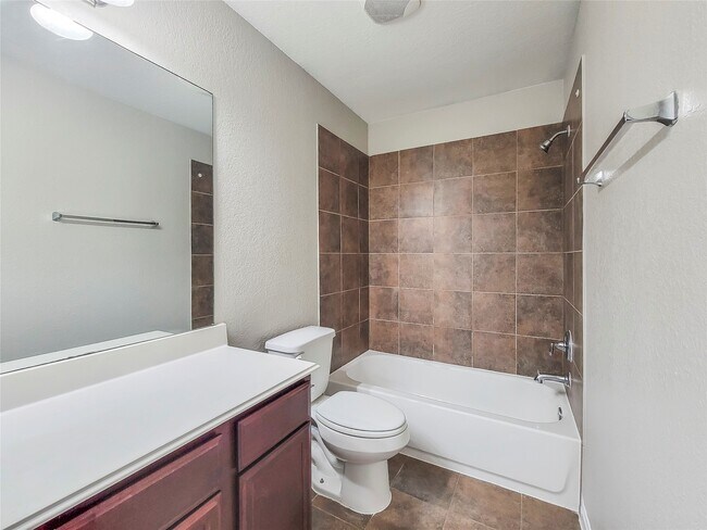 Building Photo - 18428 Sunrise Oaks Ct