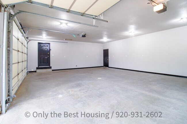 Building Photo - N9429 Rosebud Ln