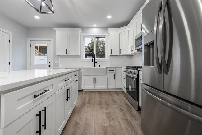 Building Photo - 217 Earle St