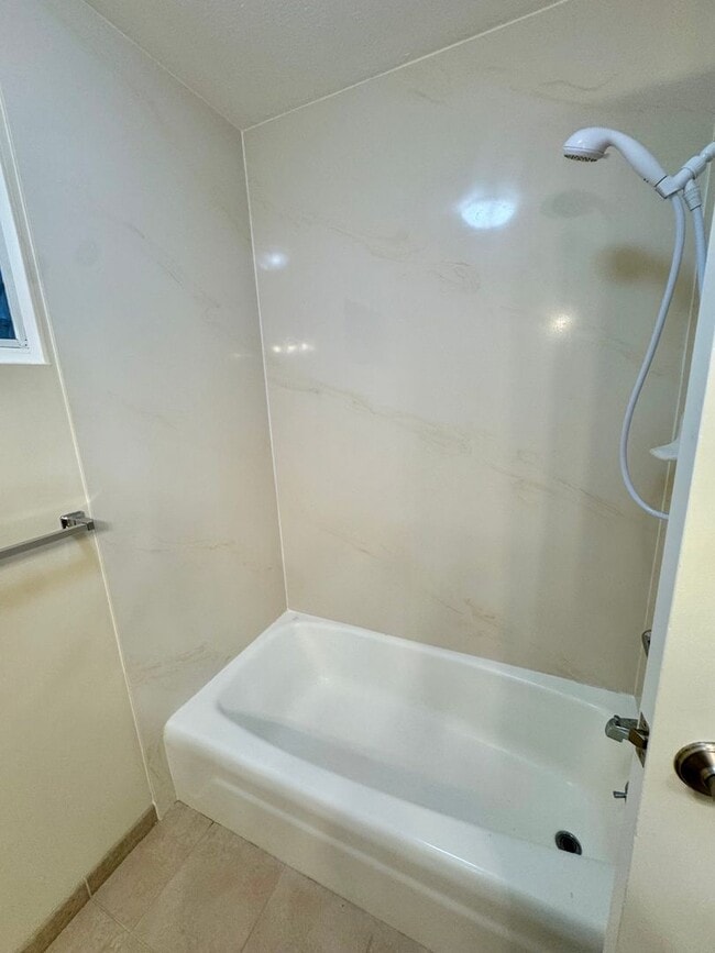 Building Photo - 3/2.5/2 Townhome located in Kuapa Isle-Wat...