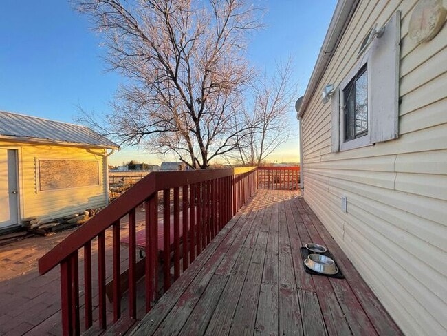 Building Photo - 5 Acre Ranch 3bed/2bth home with amazing v...