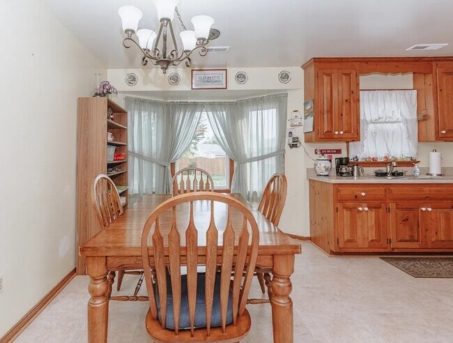 Building Photo - 6497 Brooking Ct