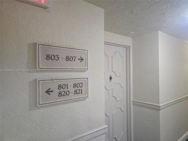 Building Photo - 3505 S Ocean Dr