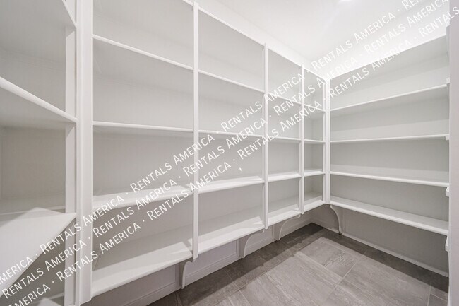 Building Photo - 35581 N Thicket Wy