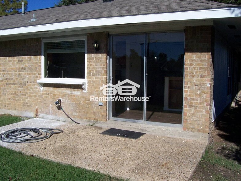 Building Photo - 1120 Southwestern Dr