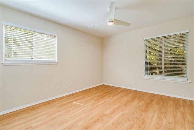 Building Photo - 3103 Steck Ave