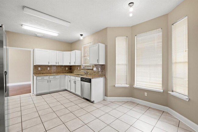 Building Photo - 16035 Capistrano Falls Dr
