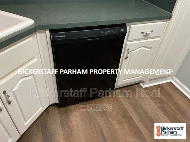 Building Photo - 6226 Bayberry Dr