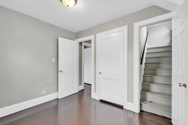 Building Photo - Single Family Home