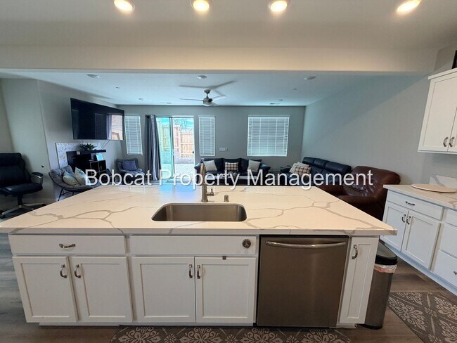 Building Photo - Stylish Corner Lot Townhome with No Rear Neighbors