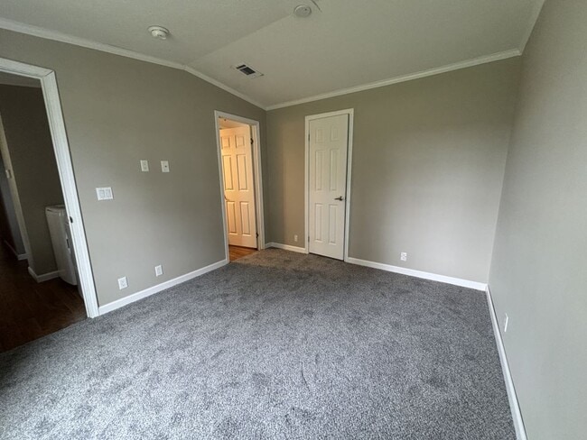 Building Photo - 17 Kimberly Ct