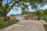 Building Photo - 1007 Apache Falls Dr