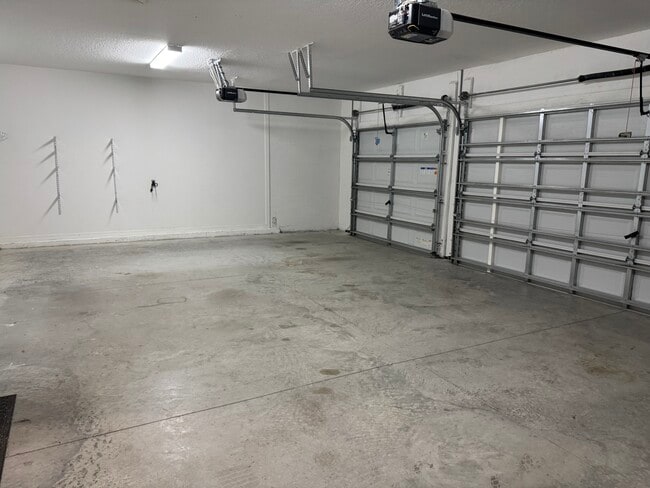 Building Photo - 5505 Olano St