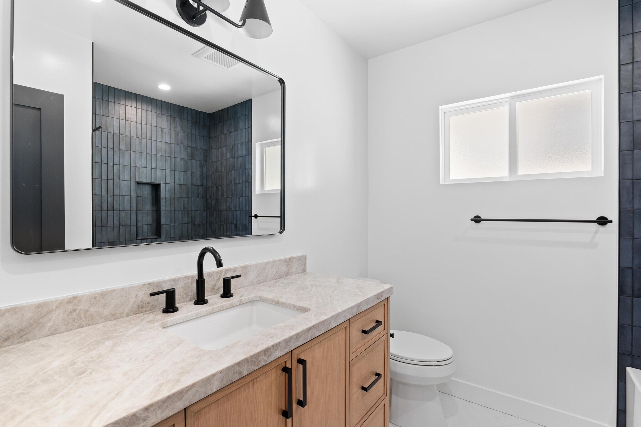 Building Photo - 1127 16th St